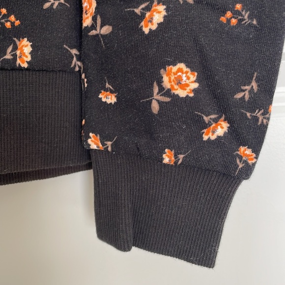 TheGet Sweater, size M - Picture 8 of 8